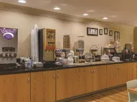 La Quinta Inn & Suites by Wyndham West Palm Beach Airport - breakfast