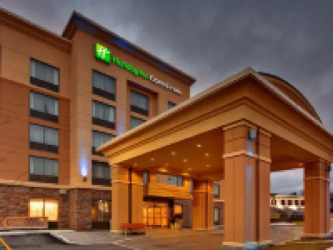 Holiday Inn Express & Suites KINGSTON CENTRAL by IHG Hoteles en Kingston