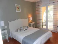 Hôtel Athéna Hotels in Bessan