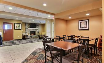 AmeriVu Inn and Suites - Crookston