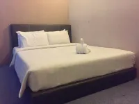 Rainforest Budget Stay