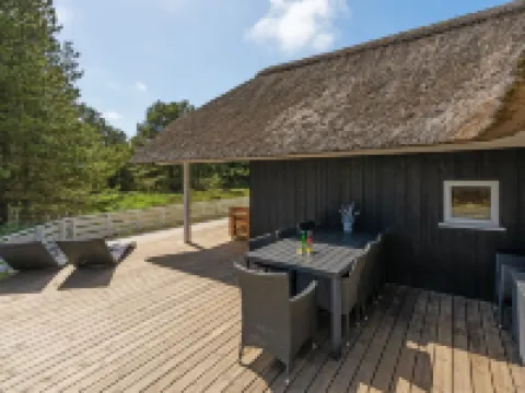 "Lin" - 2.9km from the Sea