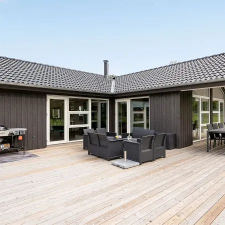 "Rathulf" - 500m from the Sea