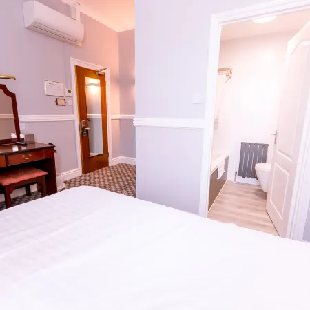 San Clu Hotel, Bar & Brasserie
