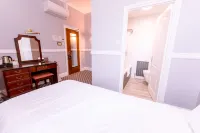 San Clu Hotel, Bar & Brasserie