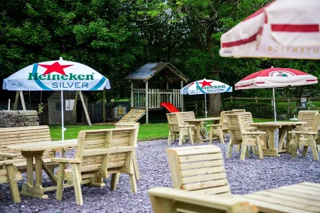 The Okeover Arms Отели в г. Мейплтон