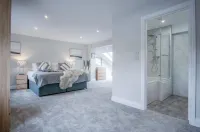 Kiln Park Farmhouse - 4 Bedroom Cottage - Narberth - Villas