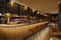 Four Points by Sheraton Prishtina City - bar