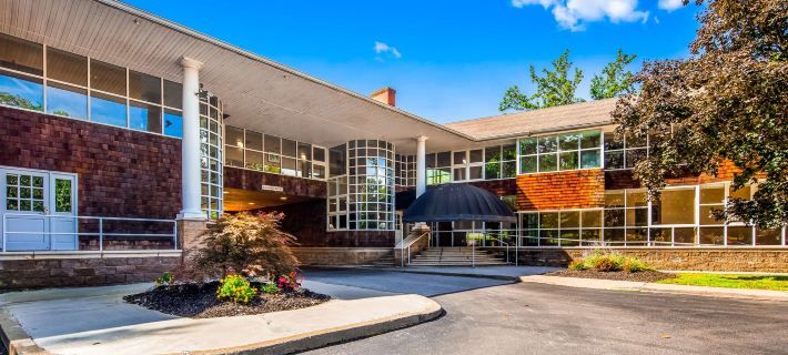 Best Western Plus the Inn  Suites at the Falls Hotels in Dutchess County