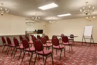Travelodge by Wyndham Baie-Comeau - parking