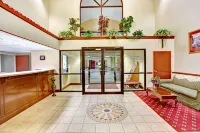 Days Inn & Suites by Wyndham Louisville SW - parking