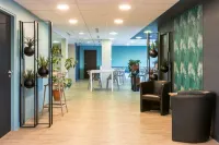 Sure Hotel by Best Western St-Amand-Les-Eaux - Parking