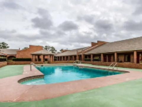 エコノ ロッジ イン & スイーツ エンタープライズ エンタープライズのホテル