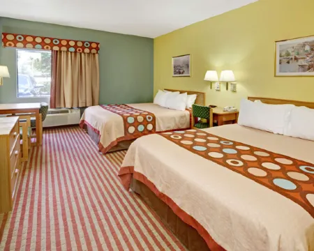 Super 8 by Wyndham Pasadena Hotels in Pasadena