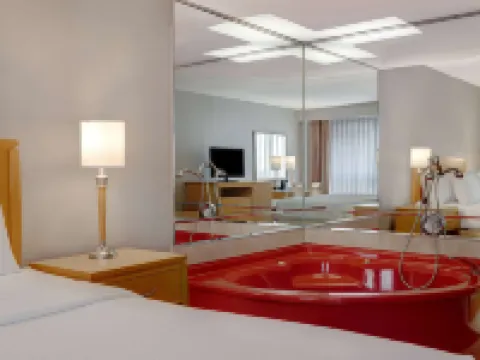 Days Inn by Wyndham Niagara Falls Near the Falls Hotels in Niagara Falls