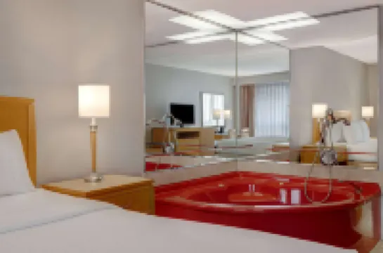 Days Inn by Wyndham Niagara Falls Near the Falls Hotels in Niagara Falls