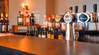 Fletcher Wellness-Hotel De Hunzebergen - bar