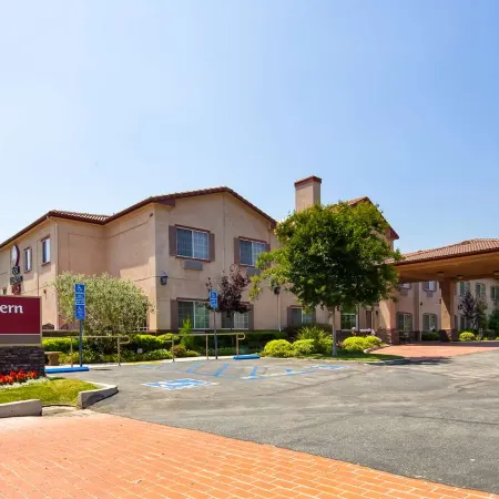 Best Western Plus Route 66 Glendora Inn