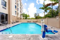 Holiday Inn Express & Suites MIRAMAR by IHG - Pool