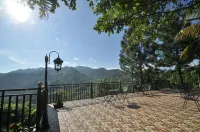 Edensor Hills Villa, Resort & Café Sharia Hotels in Babakan Madang