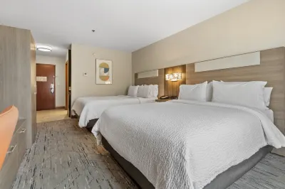 Holiday Inn Express & Suites Starkville فنادق في Starkville