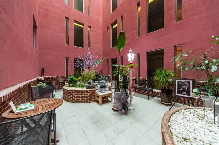 Changwon Jinhae Yongwon Zen Отели рядом с достопримечательностью «Чинхэгу»