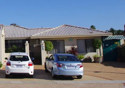 Astoria Retreat Bed & Breakfast Hotels in Wanneroo City
