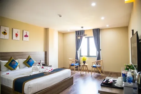 La Mia Lakeview Hotel Отели в г. Phu Dong