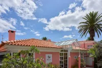 Inn & Art Madeira Các khách sạn ở Caniço