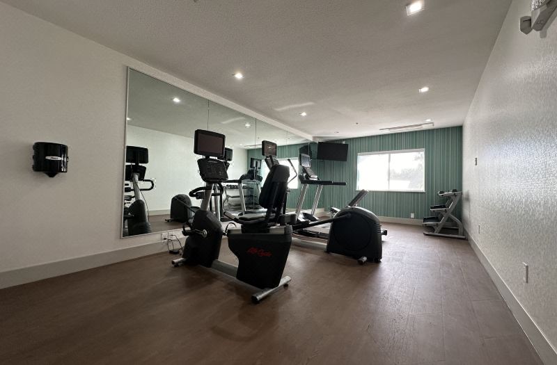 Holiday Inn Express & Suites Mountain View Silicon Valley by IHG photo 5