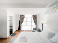 MiTT Haus (Lat Phrao 5) Hoteles cerca de Escuela Horwang
