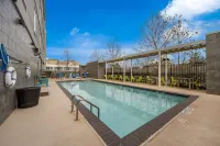 Home2 Suites by Hilton Baytown - Pools