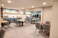 Country Inn & Suites by Radisson, Monterey Beachfront-Marina, CA - breakfast