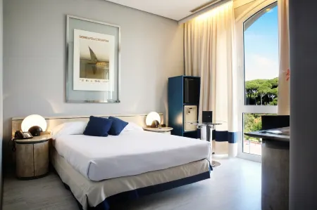 Hotel Puerto Sherry Отели рядом с достопримечательностью «Плайя де ла Пунтилья»