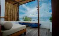 Gili Sands Hotel & Bar