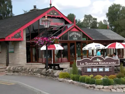 High Range Lodge Hotel Отели в г. 