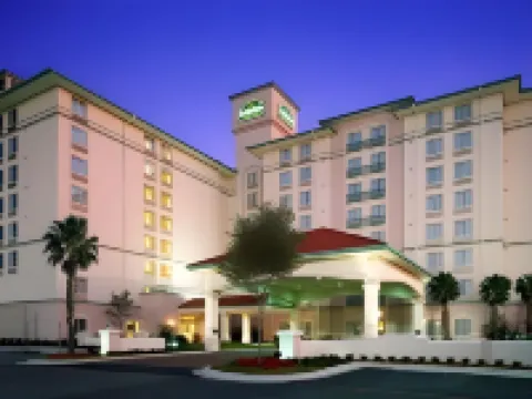 La Quinta Inn & Suites by Wyndham San Antonio Airport マックネイ美術館周辺のホテル