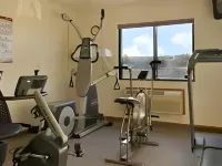 Travelodge by Wyndham Jefferson City - Gym