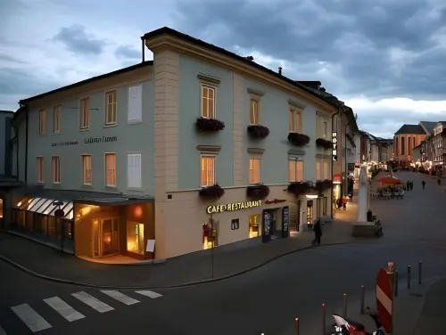 Boutique Hotel Goldenes Lamm - Parking