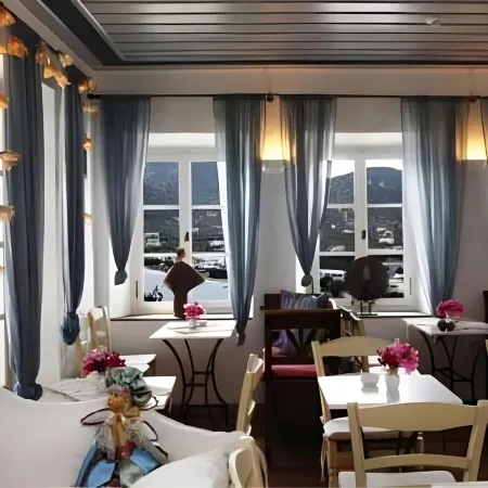 Niriedes Hotel