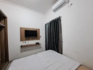 OYO 93870 Damai Guest House Cirebon