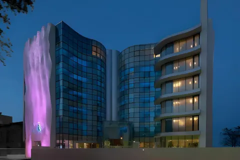 I-Suite Hotel