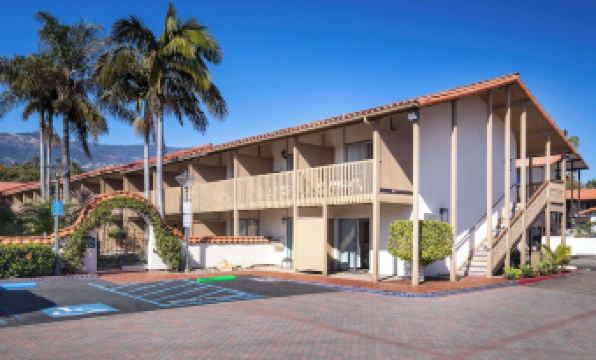 Best Western Plus Pepper Tree Inn