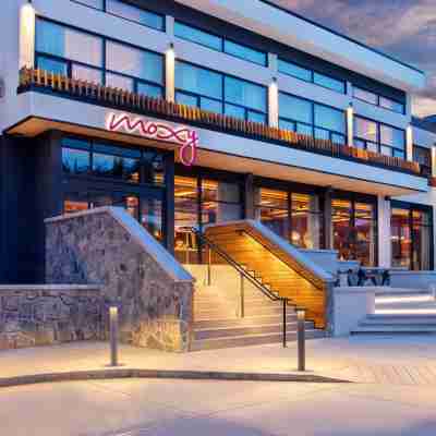 Moxy Banff Hotel Exterior