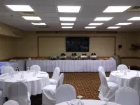 The Carlton Lodge Hotels in Adrian