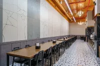 GriffinBay Hotel - breakfast