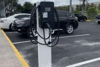 トラベロッジ バイ ウィンダム レイクランド - 駐車場