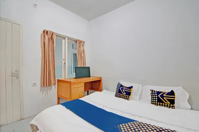 SPOT ON 92974 Arsen House Hotels in Marpoyan Damai