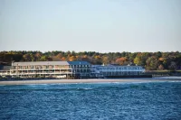 Norseman Resort on the Beach Hotels near Parson Center, Museums of Old York