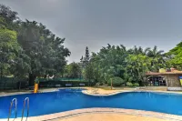 Celebrity Resort - Pools